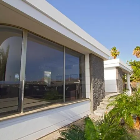 Villa Casa Taburiente - 4 Bedroom Luxury - Well Furnished Interior - Perfect For Families