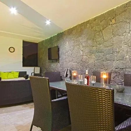 Casa Taburiente - 4 Bedroom Luxury - Well Furnished Interior - Perfect For Families Puerto del Carmen (Lanzarote)