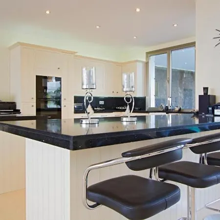 Casa Taburiente - 4 Bedroom Luxury - Well Furnished Interior - Perfect For Families * Puerto del Carmen (Lanzarote)