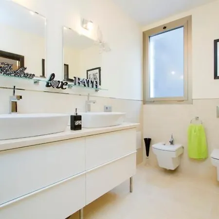 Casa Taburiente - 4 Bedroom Luxury - Well Furnished Interior - Perfect For Families Puerto del Carmen (Lanzarote)